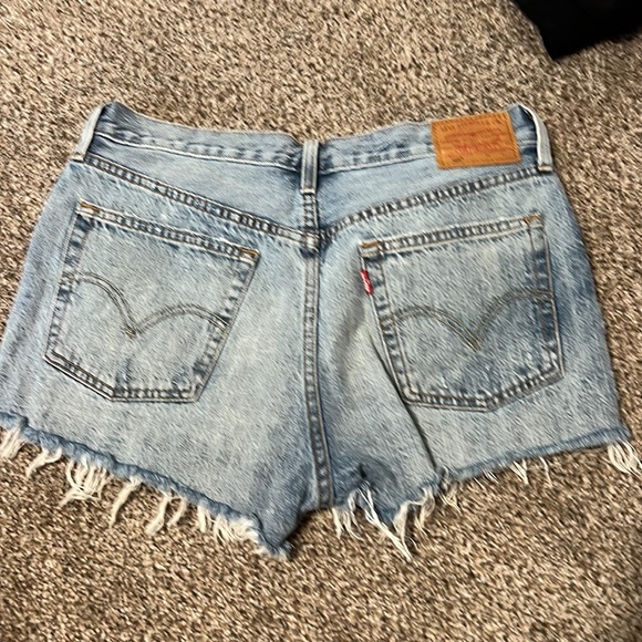 Levi’s 501 shorts Size 28 - Picture 4 of 5